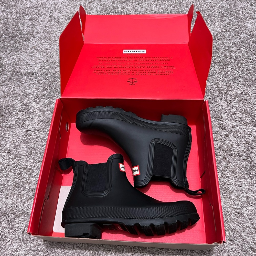 SOLD NWT Hunter Boots Chelsea Short Rain Boots - Picture 6 of 16